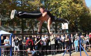 В Симферополе появилась самая большая спортплощадка в стиле Street Workout