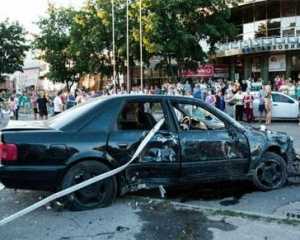 В Сумах авто въехало в остановку