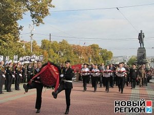 В Севастополе День освобождения Украины от гитлеровцев отметили без бело-голубой символики