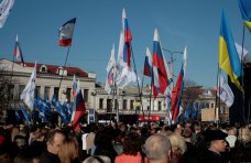 В Столице Крыма провели митинг в поддержку решения не подписывать соглашение об ассоциации с Евросоюзом