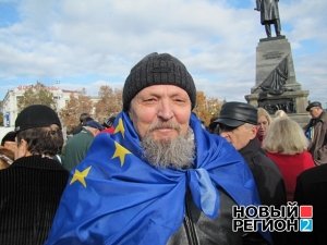 Севастопольский евромайдан не стал кричать «Кто не скачет, тот москаль»