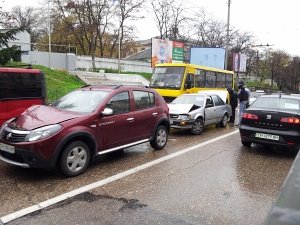 Дождь. Героев Севастополя