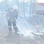 Трава полыхала в безводном районе Севастополя