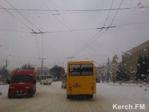 В Керчи сотрудники ГИБДД проверят готовность автобусов к зиме