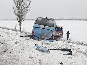 Под Симферополем в столкновении автобуса и машины погибли два человека