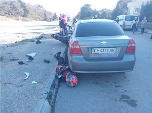 Под Севастополем три мотоцикла столкнулись с иномаркой