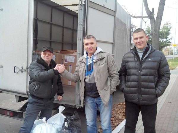 "Своих в беде не бросаем!". Белгородские коммунисты отправили гуманитарную помощь Новороссии