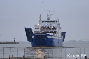 На Керченской переправе курсирует всего один паром