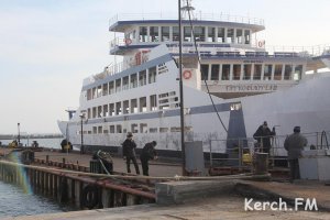 Керченская переправа справилась с очередью из-за непогоды