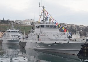 Поднят Военно-морской флаг на втором противодиверсионном катере «Грачонок»