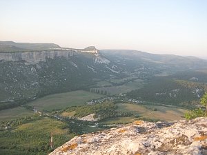 В Бахчисарайском районе третий день ищут двухлетнего мальчика