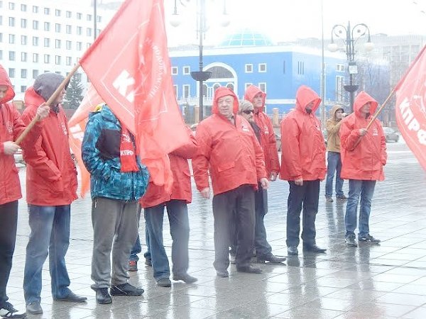 Республика Марий Эл. Коммунисты приняли участие в гражданском митинге против разбитых дорог