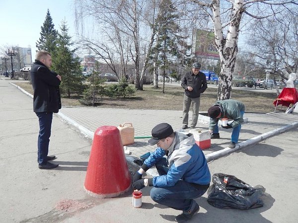 Барнаульские коммунисты в ходе субботника провели акцию «Селфи со Сталиным»