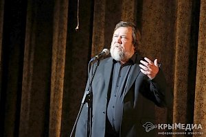 На фестивале хоров «Поющий Крым» прозвучали духовные песнопения и песни военных лет