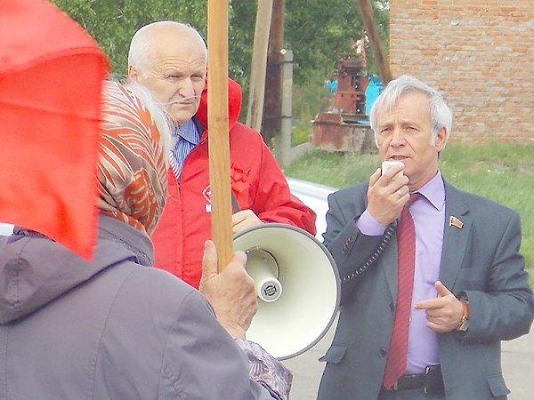 Алтайский край. В Верх-Суетке прошёл митинг в поддержку объявивших голодовку крестьян