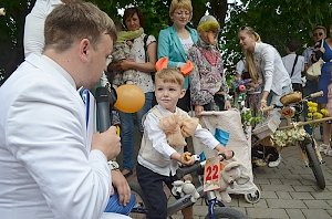 В Севастополе прошёл традиционный Парад колясок