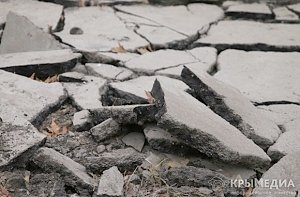 Капитальный ремонт дорог в Симферополе ещё не начинали, - Бахарев