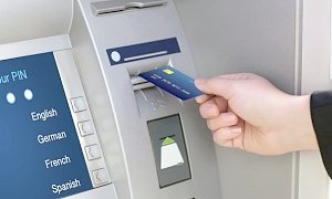 Заставить работать карты Visa и MasterCard в Крыму так и не удалось