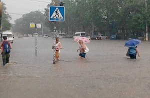 В затапливании Симферополя власти обвинили ТЦ «Меганом»