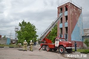 Пожарные Керчи стали вторыми из лучших команд МЧС Крыма