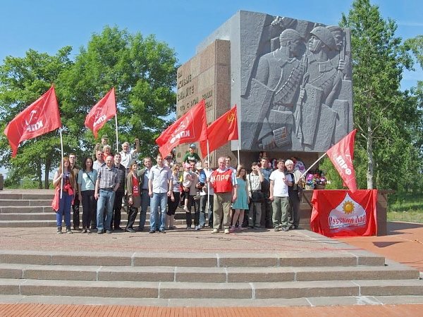 Санкт-Петербург. Коммунисты организовали Вахту Памяти