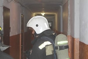 Пожарные эвакуировали 18 жильцов из многоквартирного дома