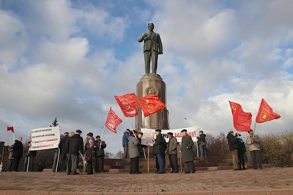 Калининград: М.И. Калинину – 140 лет!