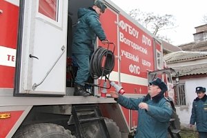 Уникальный автомобиль МЧС России обеспечивает электроэнергией поликлинику, обслуживающую 30 тыс. детей