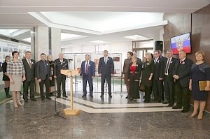 В крымском парламенте открылась выставка детских рисунков «Чтобы помнили…»