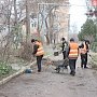 В Керчи коммунальщики благоустраивают жилой двор в Аршинцево