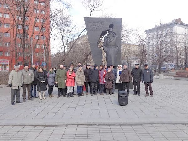 Жители Хорошевского района и московские коммунисты выступают против сноса гаражей и строительства на их месте "народного парка" под линией электропередач