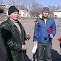 Приморский край. Коммунисты города Артёма возложили цветы к памятнику революционеру Ф.А. Сергееву (Артёму)