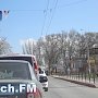 В Керчи на Свердлова затрудненно движение из-за порыва водовода