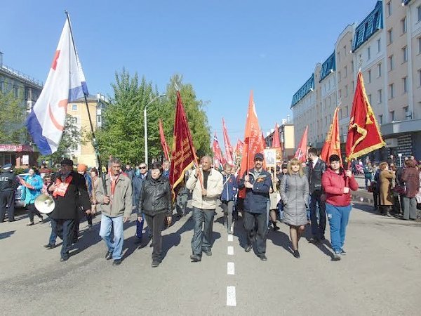 Алтайский край. Барнаульские коммунисты возложили цветы к Мемориалу Славы и провели ряд мероприятий, приуроченных ко Дню Победы