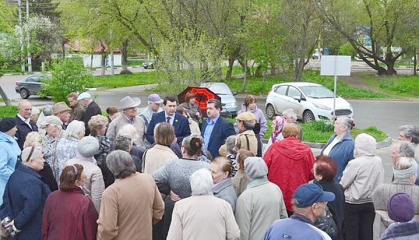 Продолжаются массовые встречи Олега Лебедева с жителями Тульской области