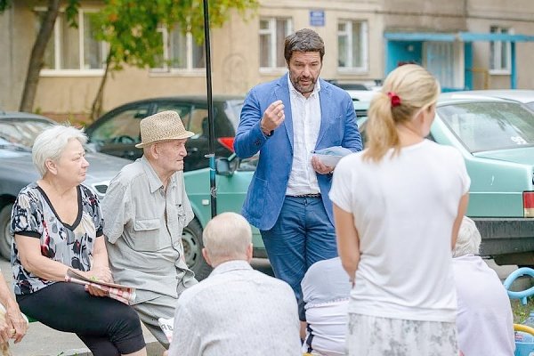 Республика Башкортостан. Жители Уфы активно поддерживают инициативы КПРФ на дворовых встречах с Александром Ющенко