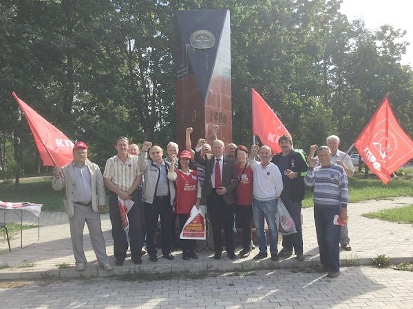 Первый секретарь Ивановского обкома КПРФ В.В. Кленов провел встречи с жителями Кинешмы