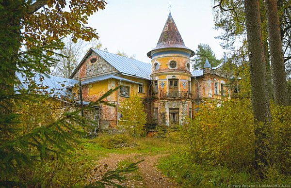 Замок-сказка в Заключье