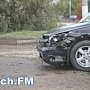 В Керчи на автовокзале столкнулись «Toyota» и фура