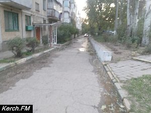 В Керчи в Аршинцево по улицам текла питьевая вода