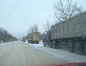 Министр транспорта Крыма будет лично растаскивать фуры на Грушевском перевале