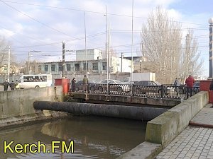 В Керчи на мосту столкнулись Черри, Шкода, Форд и Фольцваген