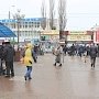 В Керчи большие штрафы испугали стихийщиков на мосту в районе рынка