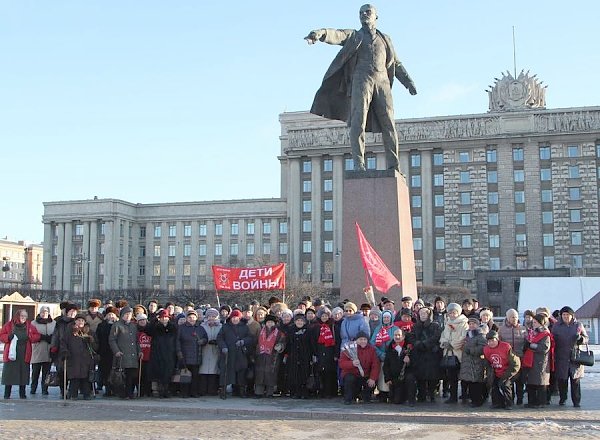 «Мы живем общими целями и важным общим делом!». Активисты женского движения в Санкт-Петербурге сообщили о своей работе