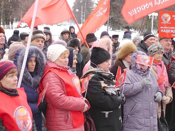 В преддверии 8 марта женщины Чувашии провели митинг