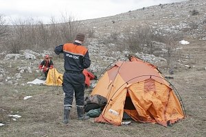 Спасатели Алушты провели учебные тренировки по спелеоподготовке