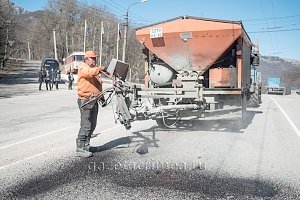 Трассу Симферополь-Ялта залатают и отмоют до середины апреля