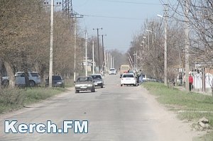 В Керчи «ВАЗ» въехал в припаркованный автомобиль