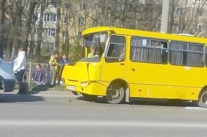 Прокуратура проверит обстоятельства ДТП с участием маршрутки в столице Крыма