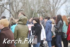 В Керчи на митинге «Россия против террора!» пересчитывали сотрудников администрации